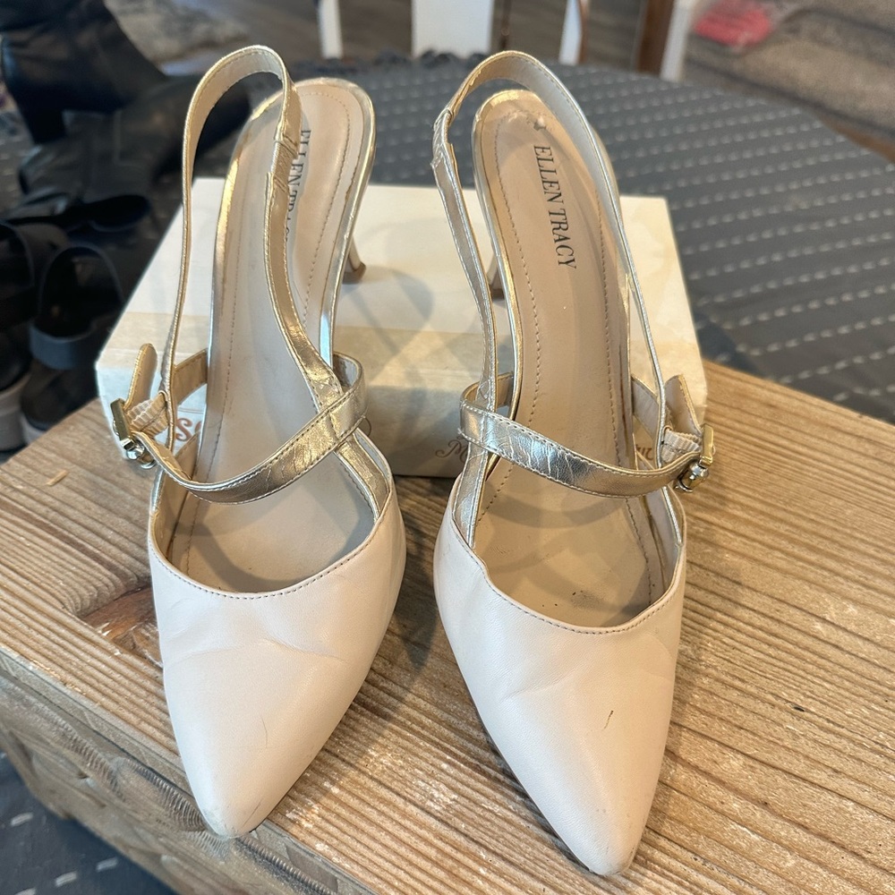 Ellen Tracy kitten heel; cream and gold.  Great condition!